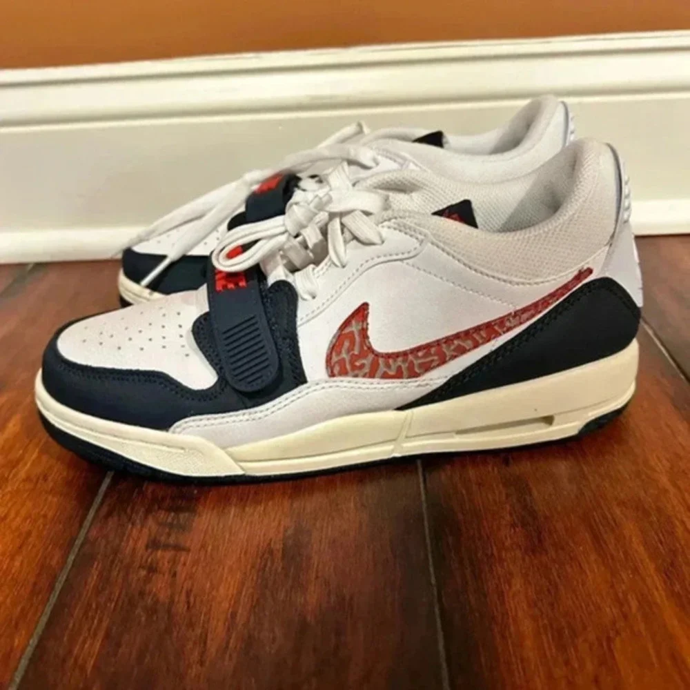 New Jordan Legacy 312 Low big kids basketball shoes white,‎ blue, red Size 7